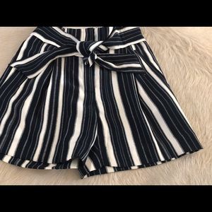 H&M Pleated High Waisted Pleated Short